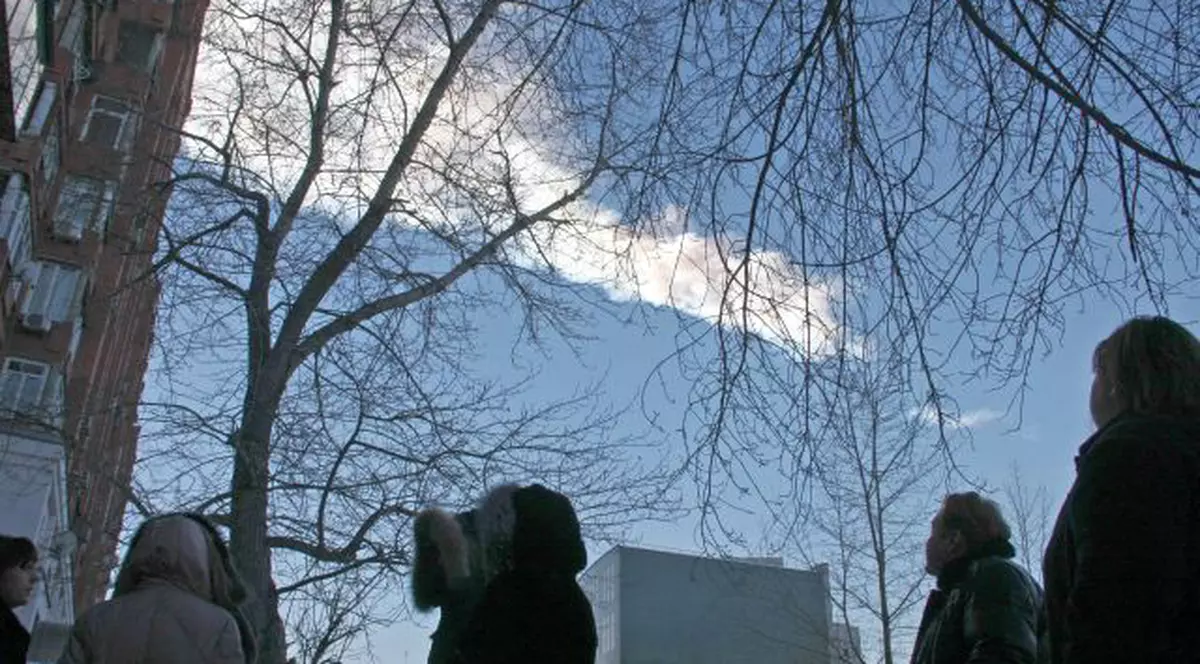 Teorie șocantă: Meteoriții căzuți în Rusia reprezintă un test militar american - VIDEO