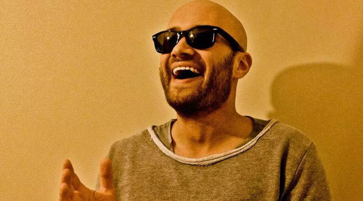 Mihai Bendeac schimbă prefixul şi nu-i este frică să-şi arate LATURA FEMININĂ a personaltăţii! Fotografia te va ŞOCA!