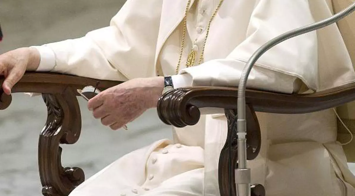 ADEVĂRATUL MOTIV pentru care PAPA BENEDICT al XVI-lea a DEMISIONAT! SUFERĂ de CANCER!