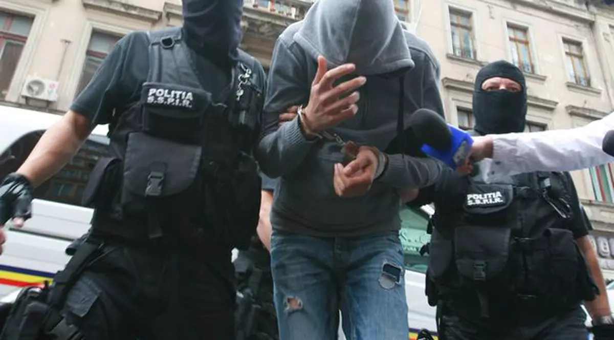 Descinderi la cei mai periculoşi interlopi! Sile și Nuțu Cămătaru, căutați de polițiști