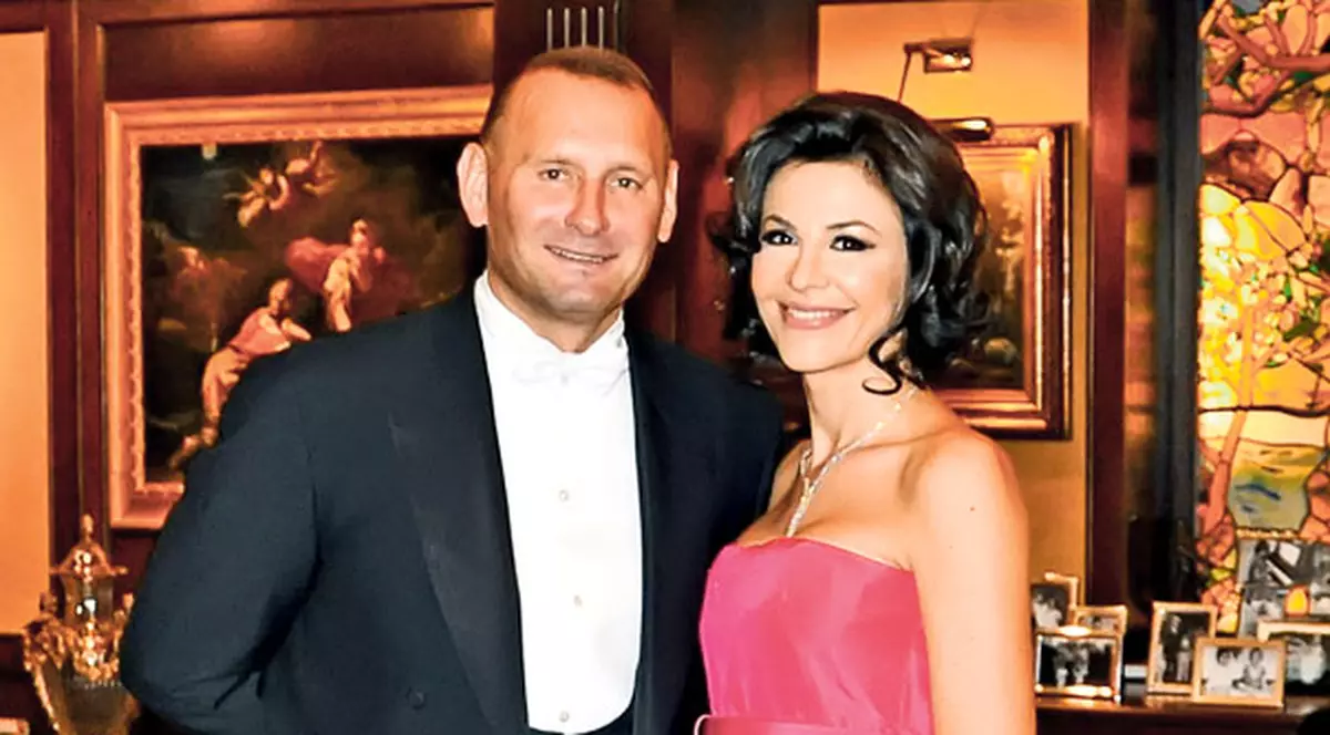 Adina Alberts şi Viorel Cataramă petrec o săptămână «de miere» în Elveţia, după ce s-au logodit religios