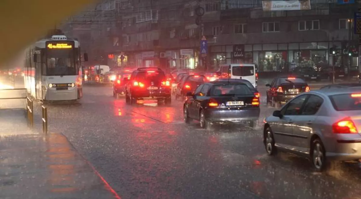 Cod galben de ploi şi vânt. Vezi judeţele afectate! 