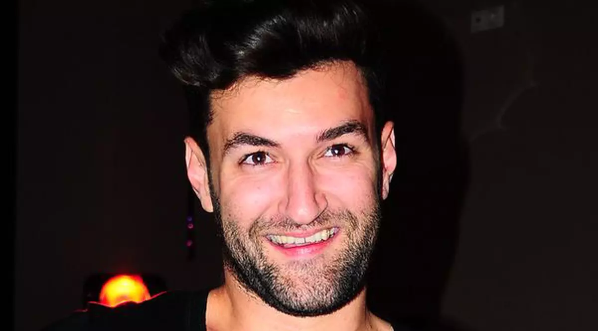 Smiley: "Nu am fost niciodată cu o siliconată! Prefer femeile naturale!"