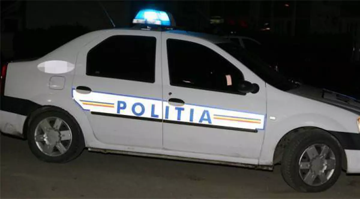 Grav accident în Prahova. O maşină a poliţiei locale a rănit un pieton