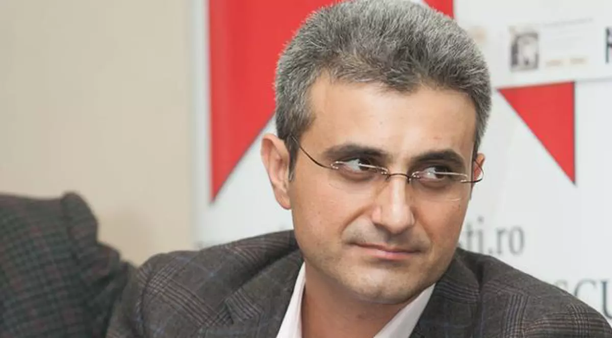 Piesa cu care Robert Turcescu şi trupa sa, Casa Presei, participă la Eurovision 2013 | VIDEO "Un refren"