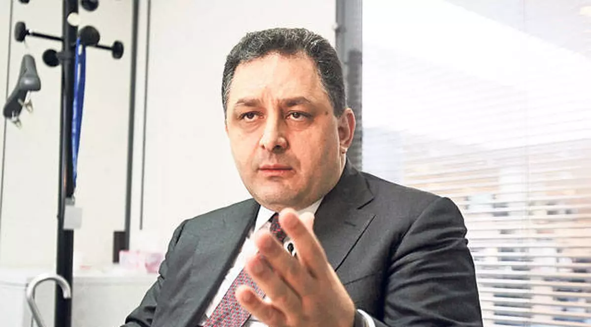 Astăzi este ziua lui Marian Vanghelie. Transmite-i şi tu un mesaj!