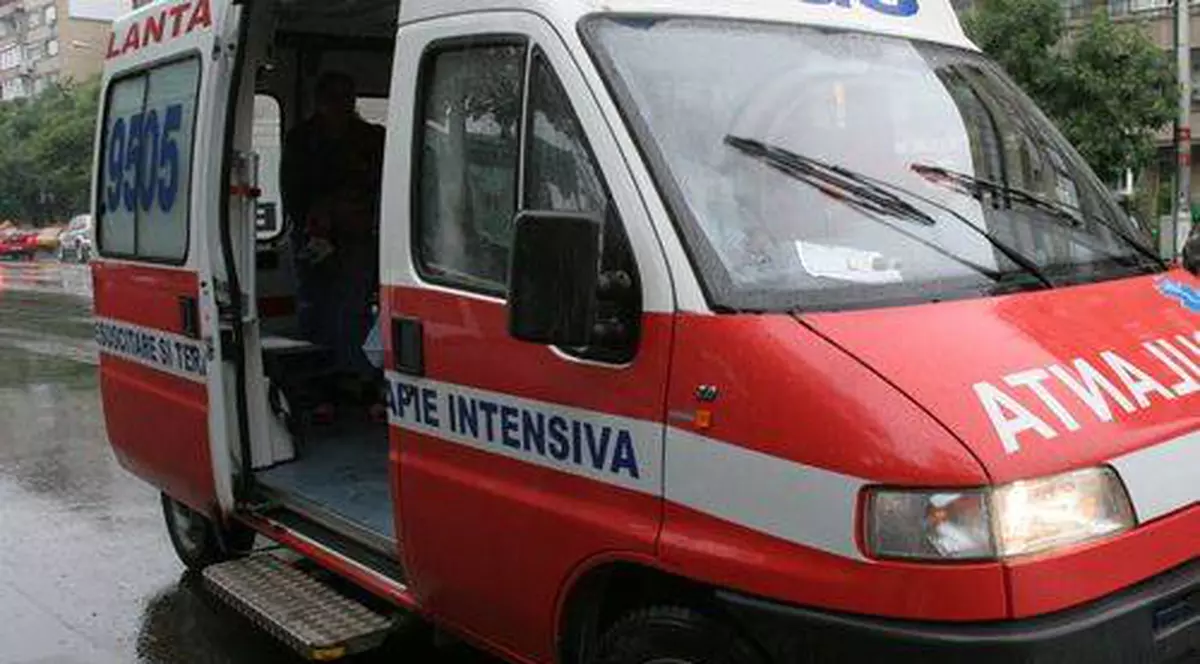 Grav accident rutier: 5 morţi după ce o maşină s-a izbit de un TIR, în Cluj