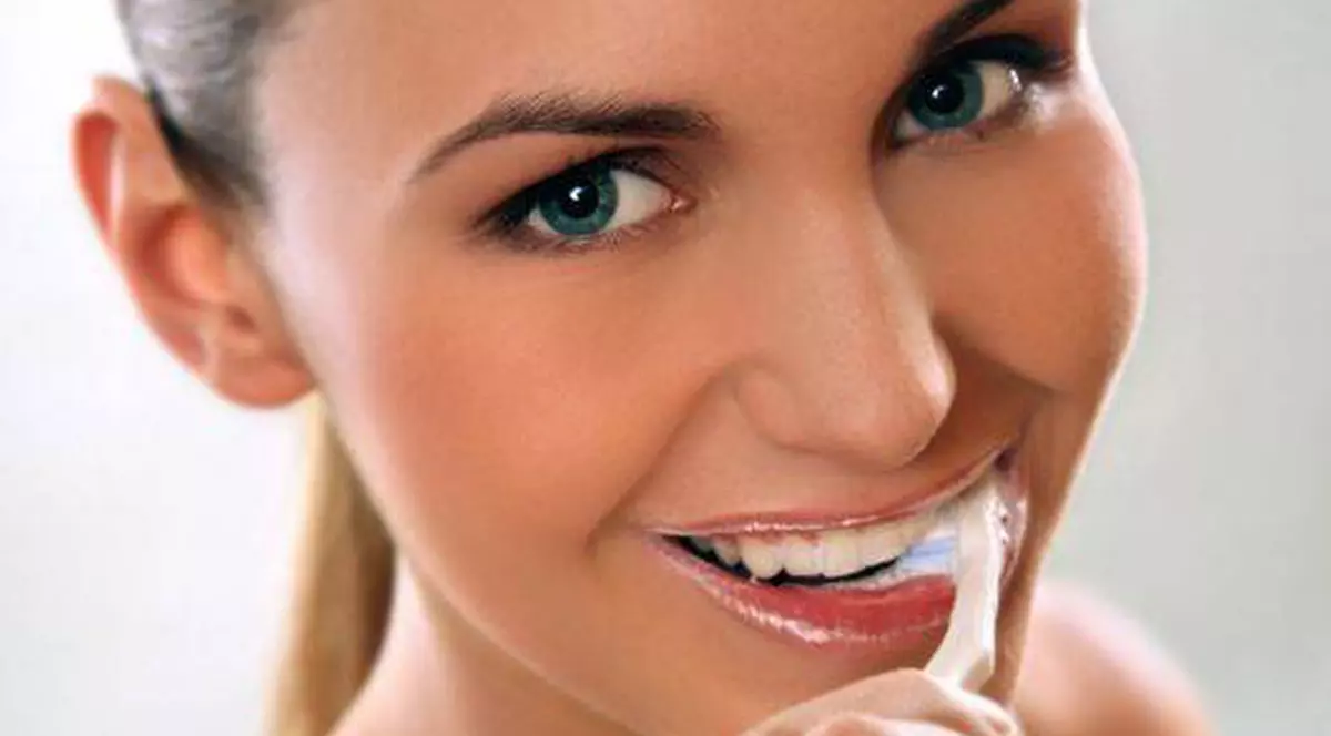 Peste 100 de tineri în pijamale s-au spălat pe dinţi în centrul Sibiului. Află motivul!