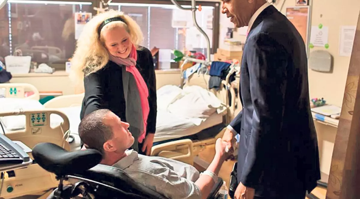 Familia Obama îl ajută românul mutilat de talibani