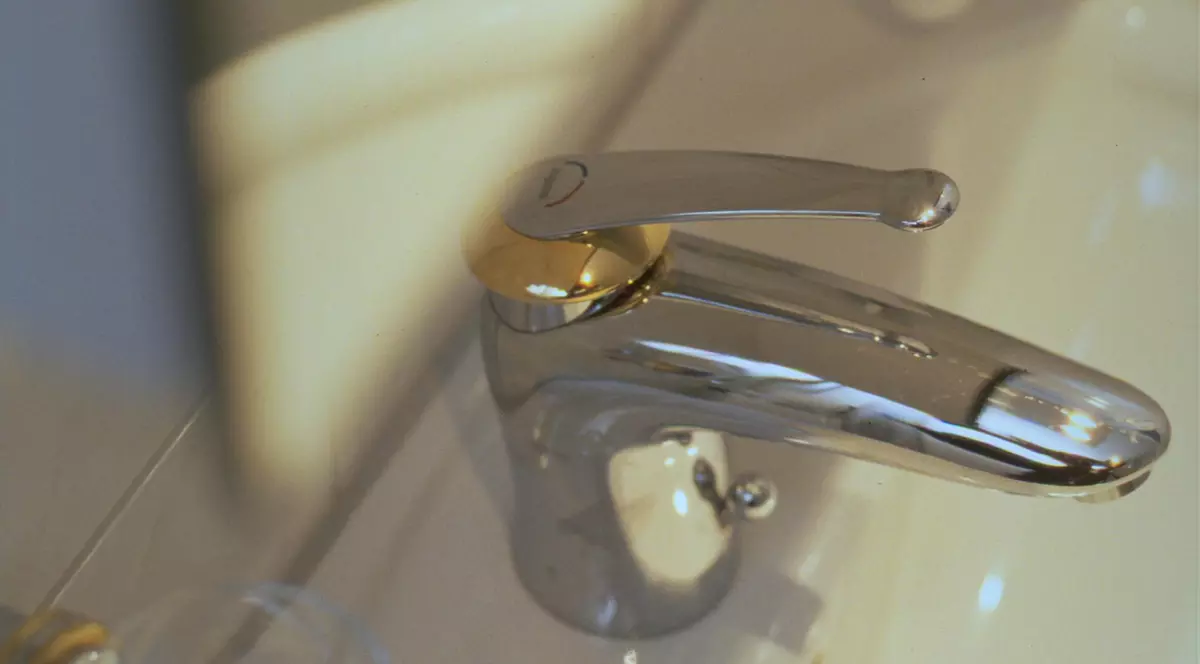 Stai în Bucureşti? Vezi unde se opreşte apa săptămâna viitoare!