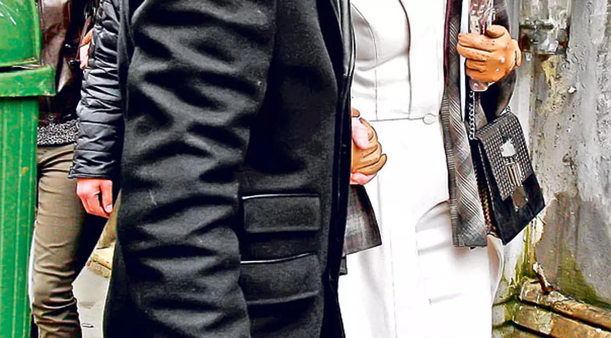 Iulia a dat iama în magazine, după divorţ