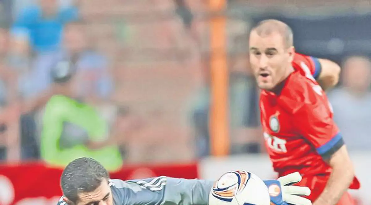 EXCLUSIV! Dani Coman, portarul lui FC Vaslui, are restanţe de 4.258 de lei la întreţinere!