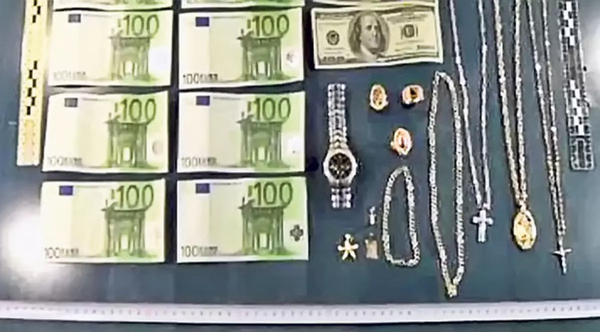 IUBIRE OARBĂ | Şi-a jefuit părinţii de dragul iubitului