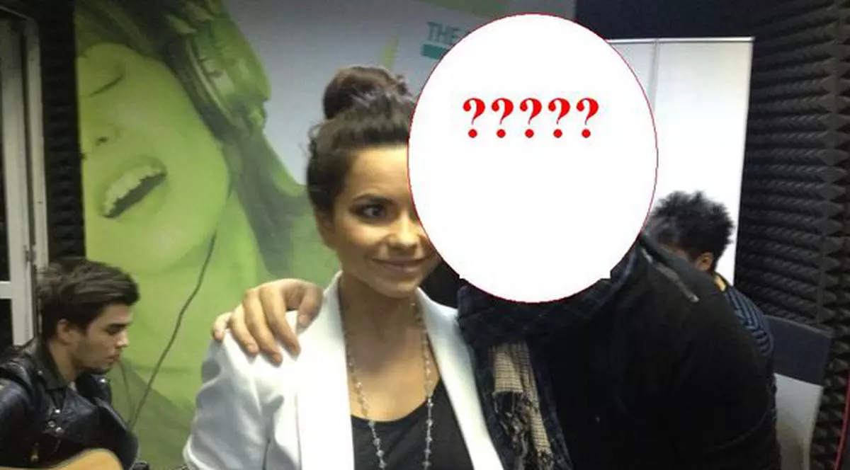 Somnoroasa Inna, pupată de un bărbat celebru | FOTO