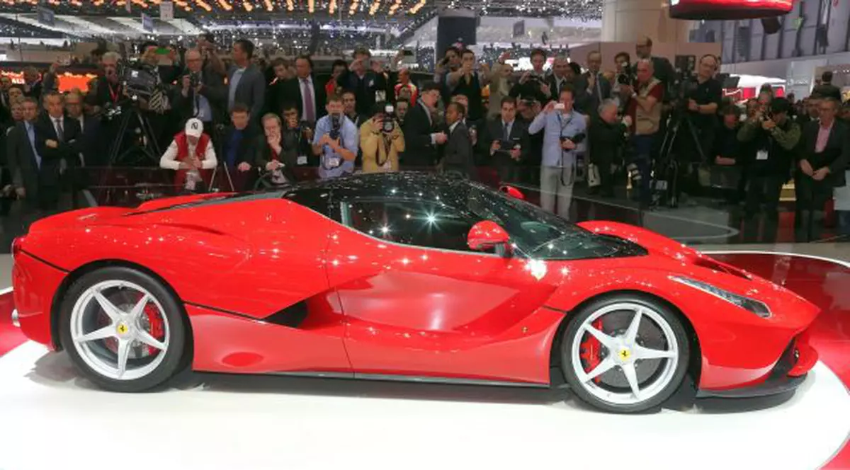 Cele mai luxoase automobilele lansate la SALONUL DE LA GENEVA - FOTO