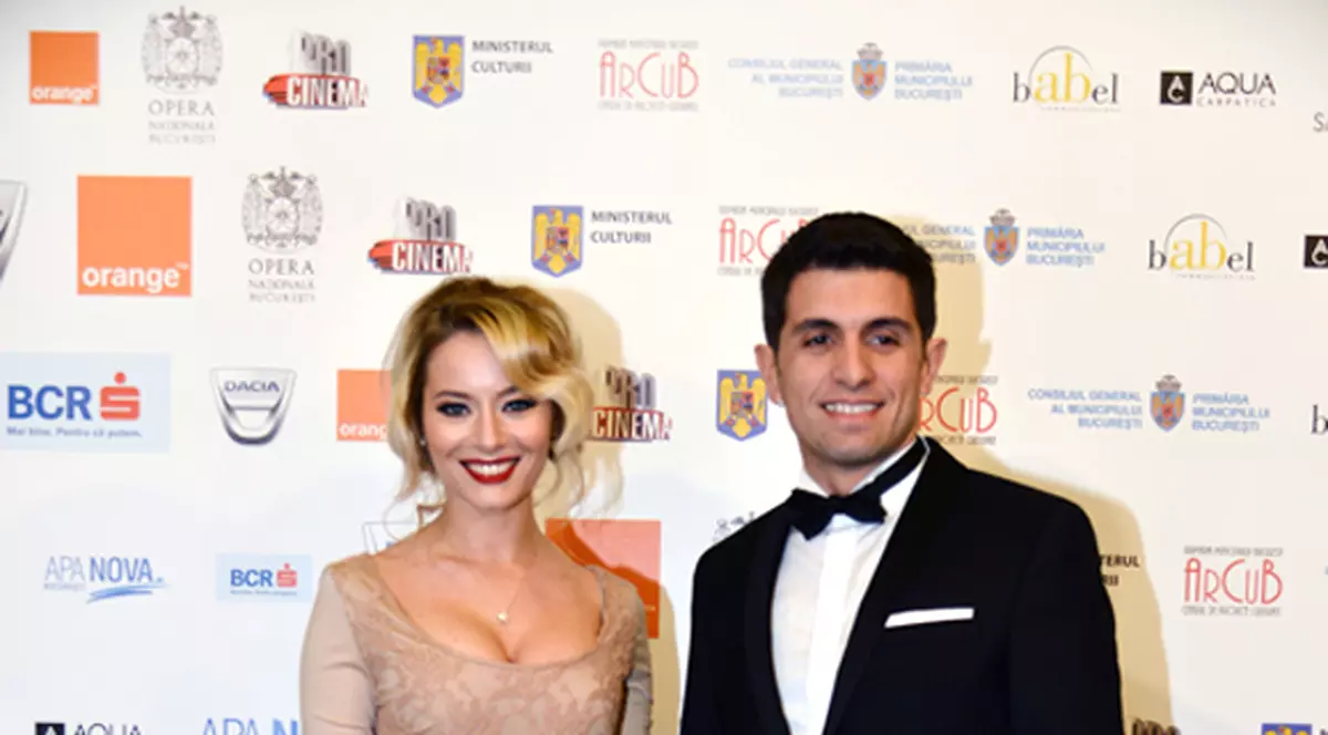 Uite la ce vârstă crede Laura Cosoi că se va căsători!