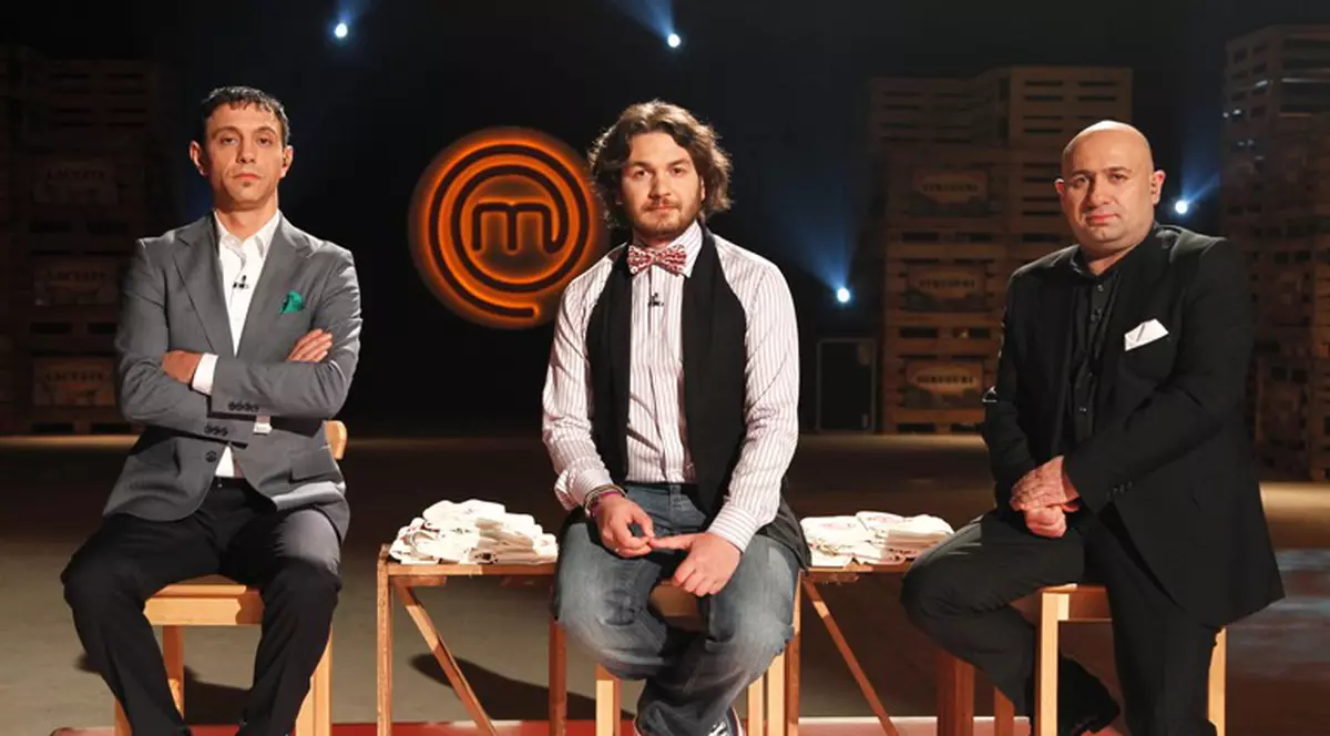 "MasterChef" cu SURPRIZE: O poliţistă, o actriţă şi un somelier îşi dispută mult râvnitul şorţ