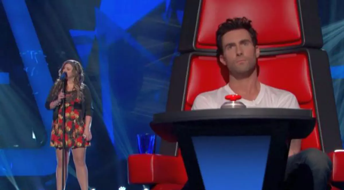 O studentă cu o voce incredibilă a lăsat cu gura căscată juriul show-ului «The Voice» din SUA - VIDEO