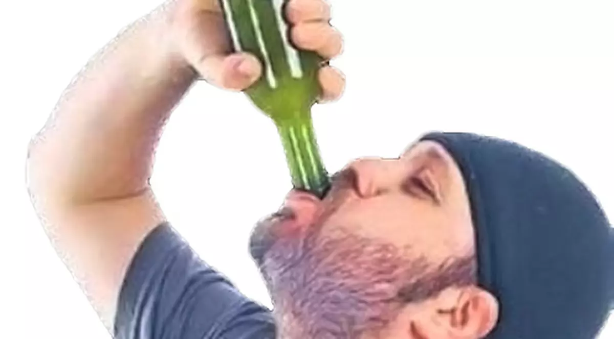 La sete mare, consum pe măsură! Vezi câți litri de vin poate bea un român într-un an