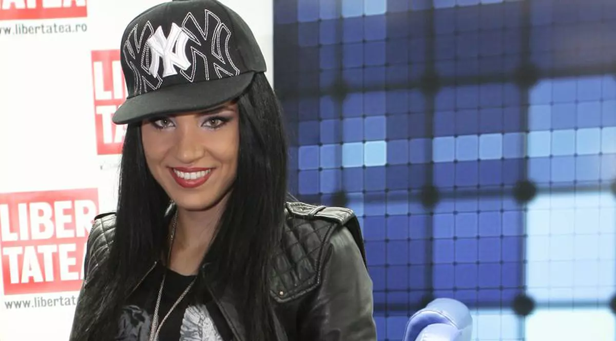 Adelina Pestrițu, așa cum nu ai mai văzut-o până acum! Uite cât de mult s-a schimbat de când merge la psiholog!! | VIDEO 