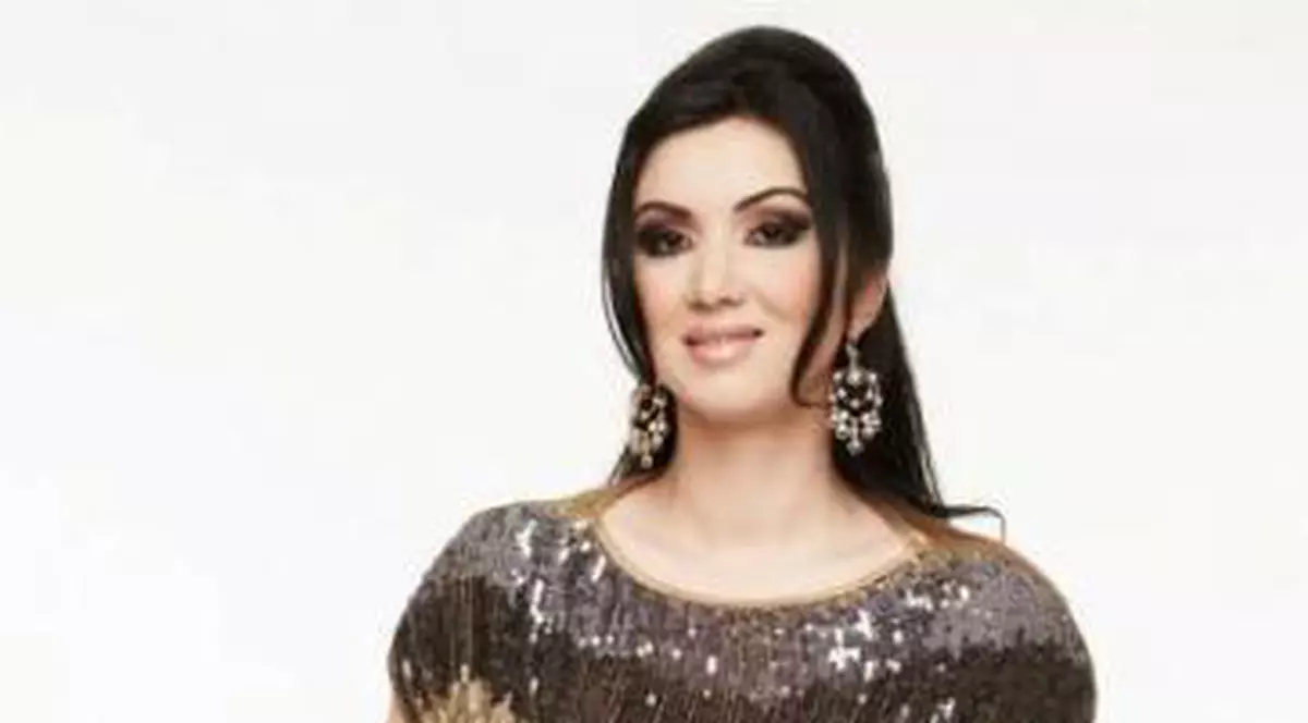 Adriana Bahmuţeanu a făcut ALEGEREA între fostul soţ şi recentul iubit? Vezi CINE a ieşit din LOCUINŢA vedetei!