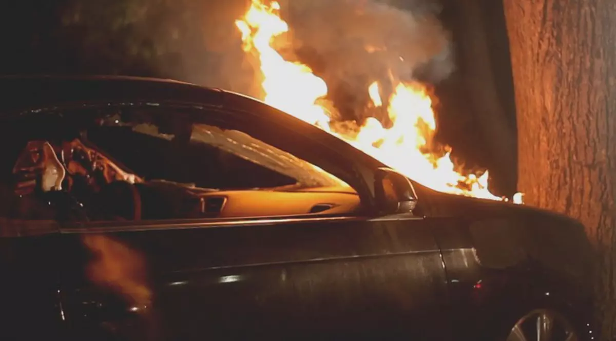 Alin Oprea, implicat într-un accident rutier. Mașina în care era a luat foc | FOTO