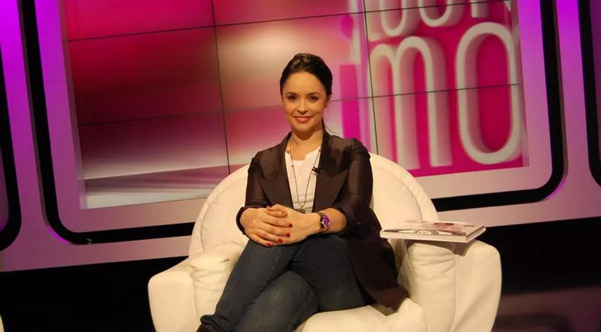 EMOȚIONANT! Andreea Marin: "A trecut pe lângă mine o femeie care a lăsat în urmă mireasma mamei! A fost ca un cuțit înfipt în suflet!" Vezi cum a reacționat!