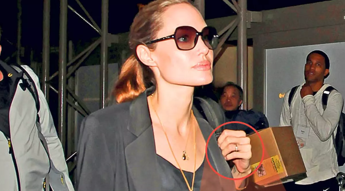 Starea de sănătate a uneia dintre cele mai iubite actriţe din lume e îngrijorătoare | Angelina, ai ajuns un schelet!