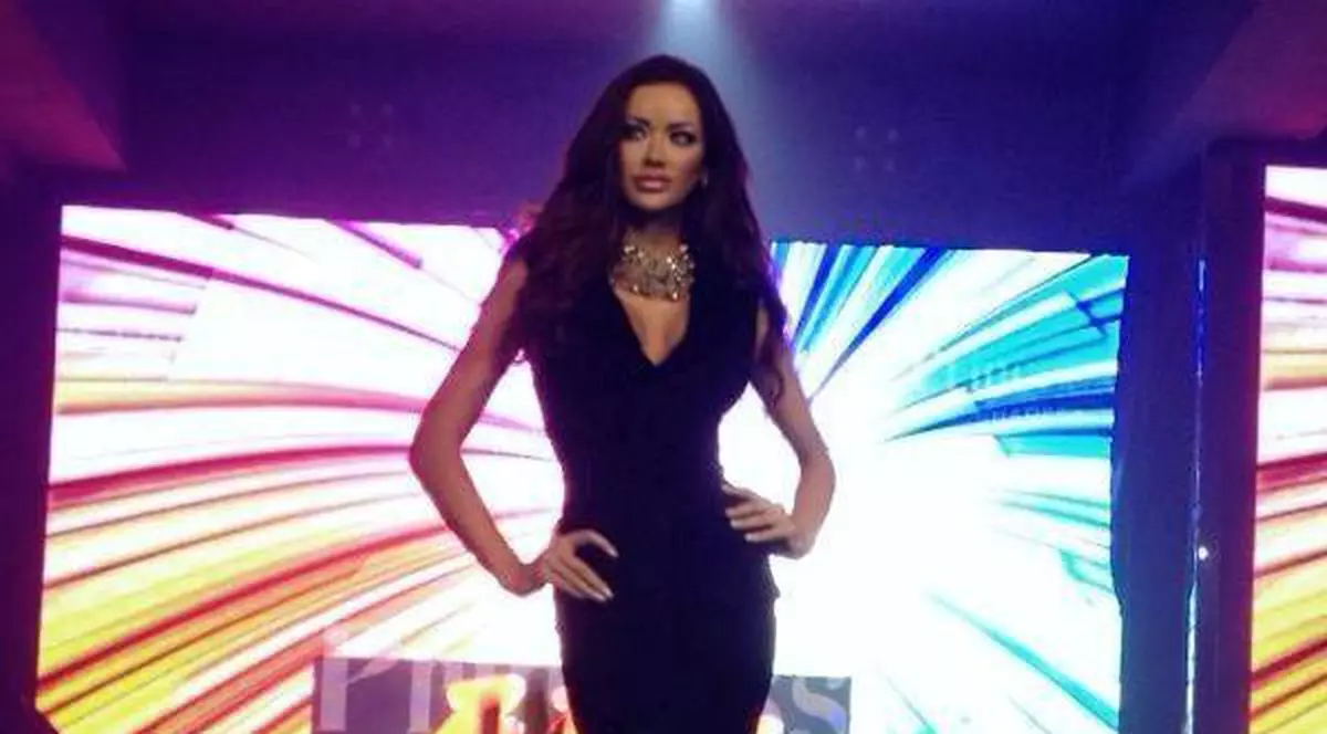 Bianca Drăguşanu, LA CRATIŢĂ, dar cu peripeţii! Vezi ce ACCIDENT a păţit în bucătărie!