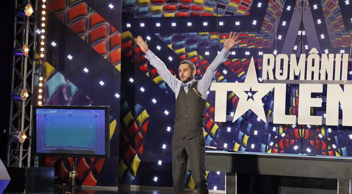 I-a reușit LOVITURA TITANIC la biliard: 14 bile dintr-o lovitură! ”Ai un simț deosebit al GĂURII”