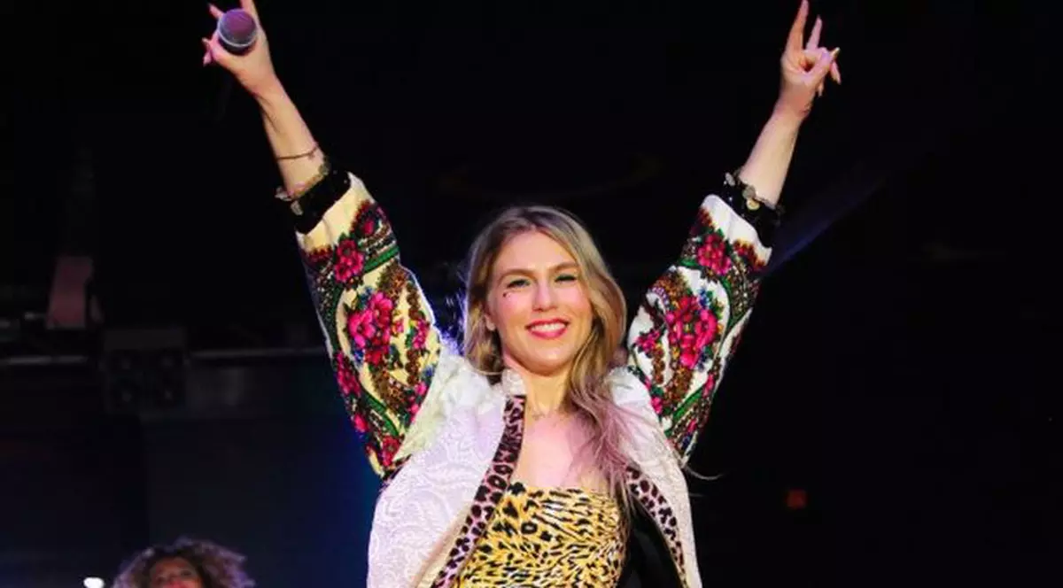 Corina este ÎNSĂRCINATĂ? Uite cu ce burtică de gravidă și-a lăsat fanii cu gura căscată! | FOTO