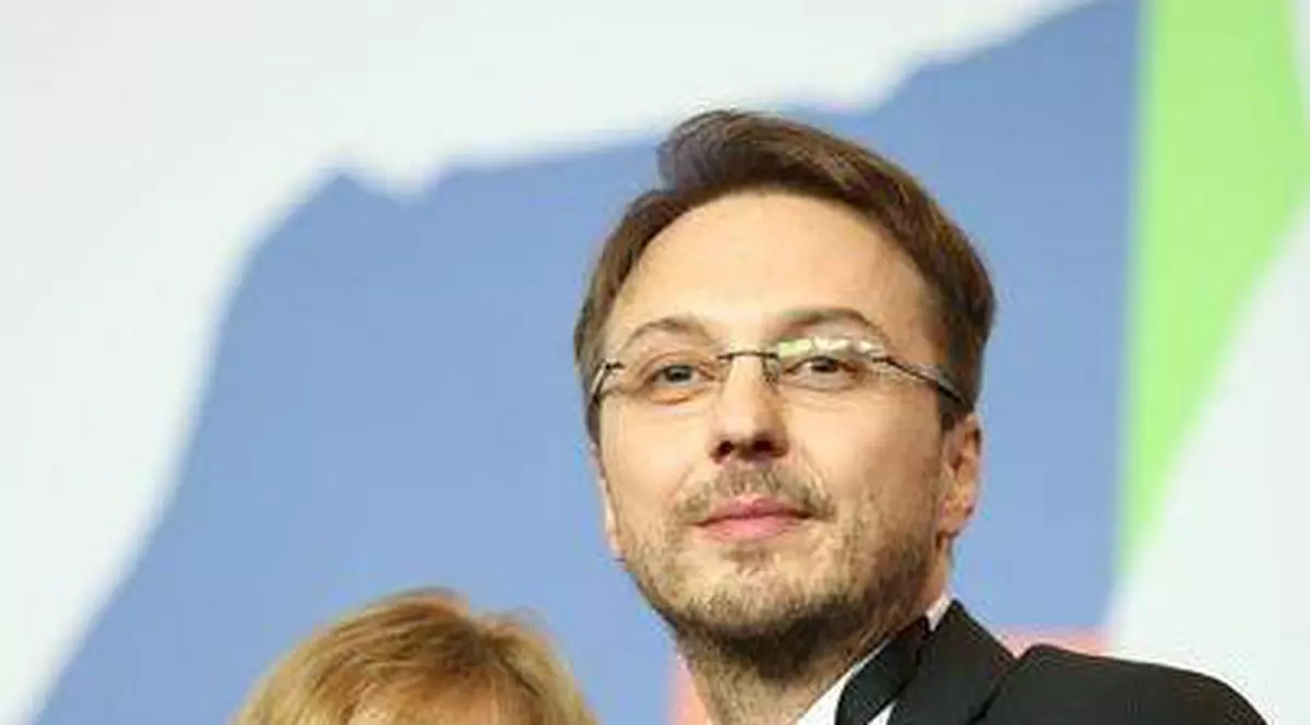 Regizorul Călin-Peter Netzer, decorat de preşedintele Traian Băsescu