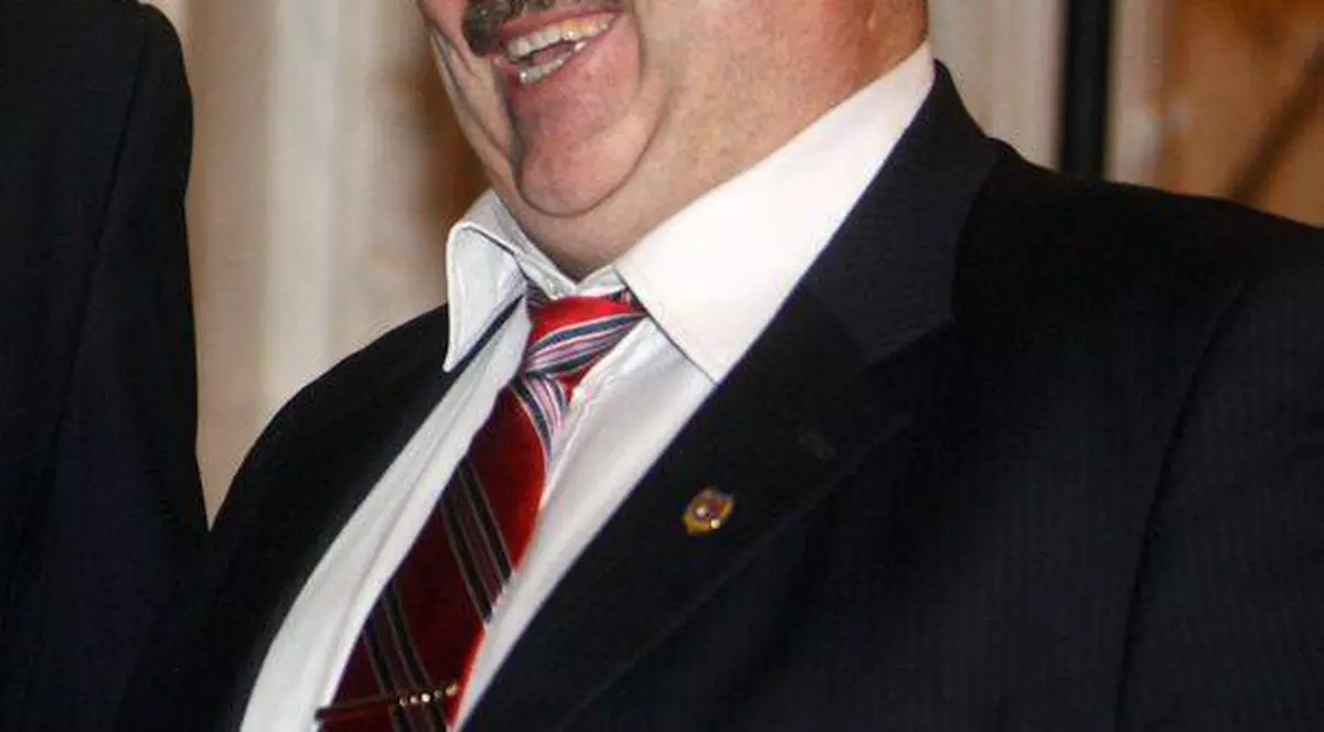 Fostul senator Cătălin Voicu, luat cu ambulanţa după ce i s-a făcut rău la proces 