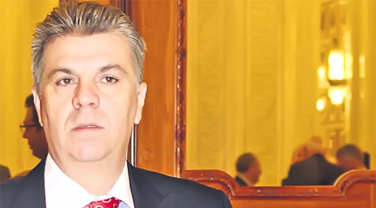 Pentru ei nu este criză! Deputaţii şi-au mărit lefurile!