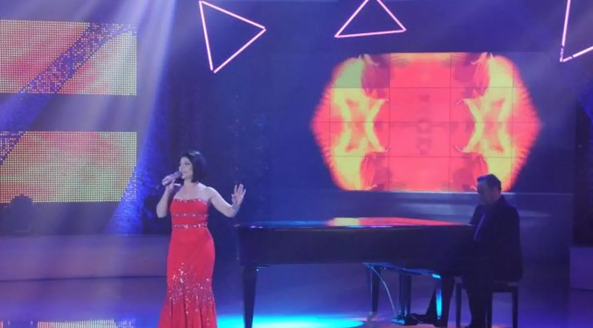 SURPRIZA de care a avut parte Elena Cârstea în culise, la EUROVISION 2013