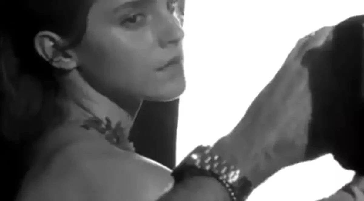 Emma Watson a pozat dezbrăcată pentru o cauză nobilă. Cum ți se pare gestul ei? | VIDEO