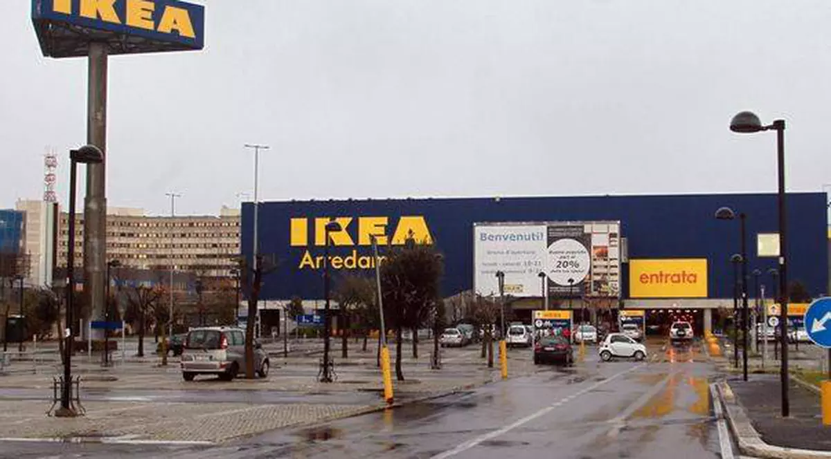 Ikea recunoaște că a vândut tarte cu ciocolată suspectate că ar conține materii fecale 