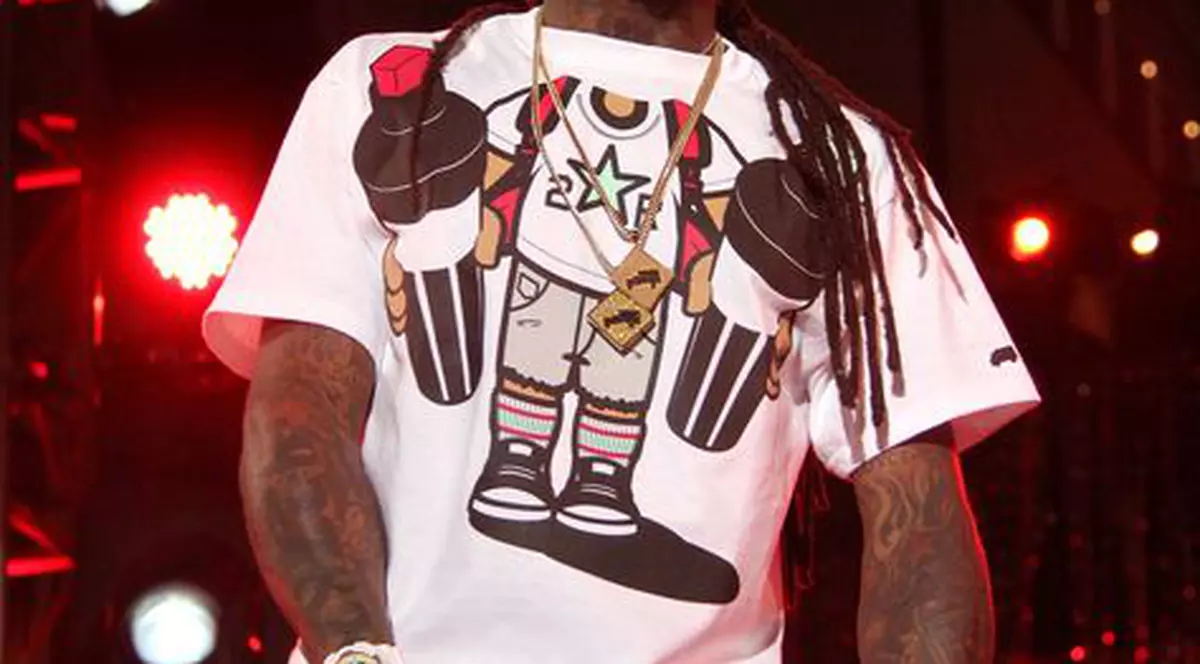 Lil Wayne a fost externat