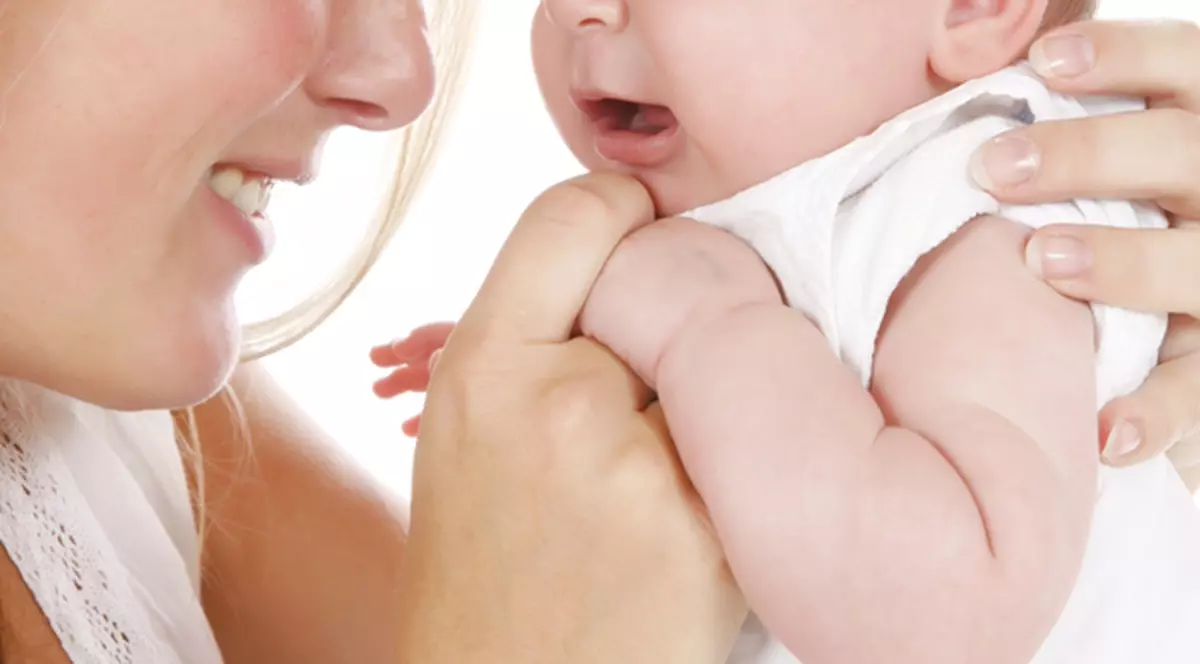 Scutece pentru bebeluşi prematuri, lansate în România