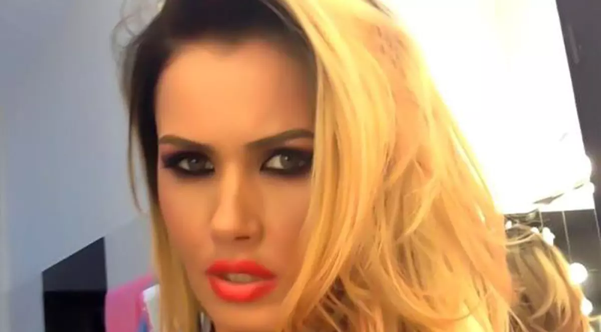 Oana Zăvoranu: "AM NEVOIE DE AJUTOR. E vorba de o decizie care îmi poate SCHIMBA VIAŢA ŞI IDENTITATEA!"