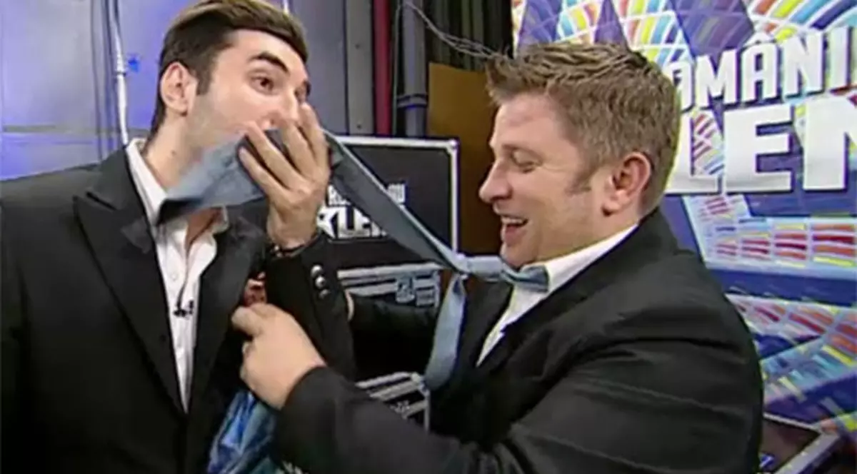 MOMENT INCREDIBIL la "Românii au talent"! Vezi de ce Pavel Bartoş L-A SCUIPAT pe Smiley!