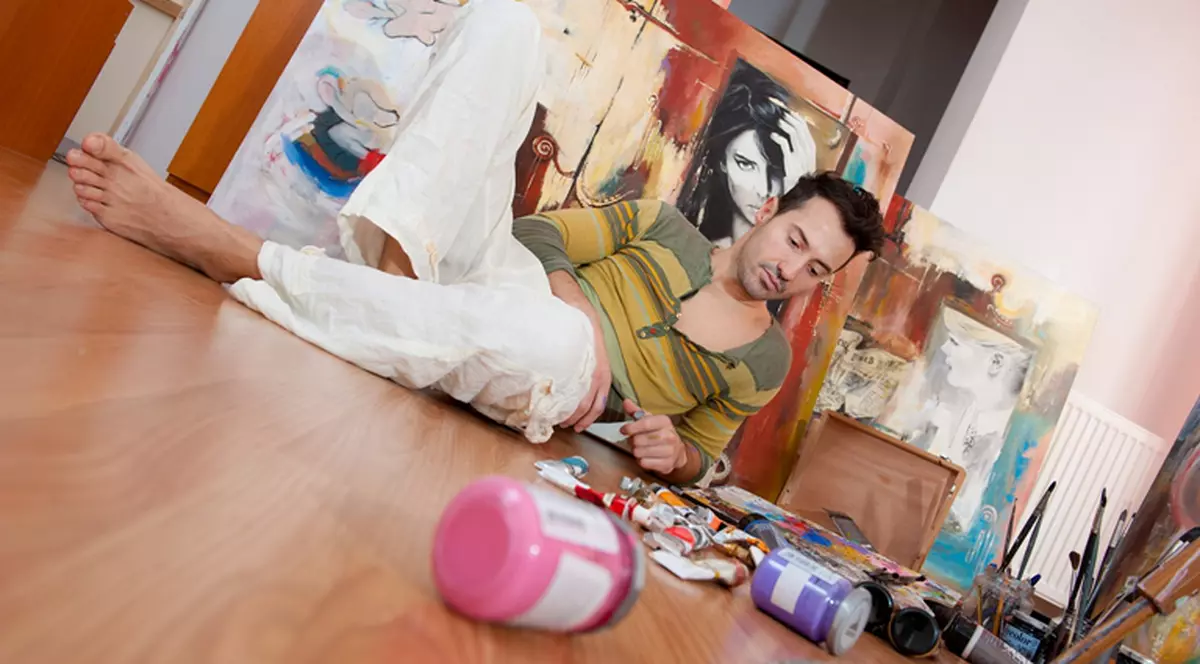 Pictorul Lucian Brumă, expoziţie inedită de tablouri 