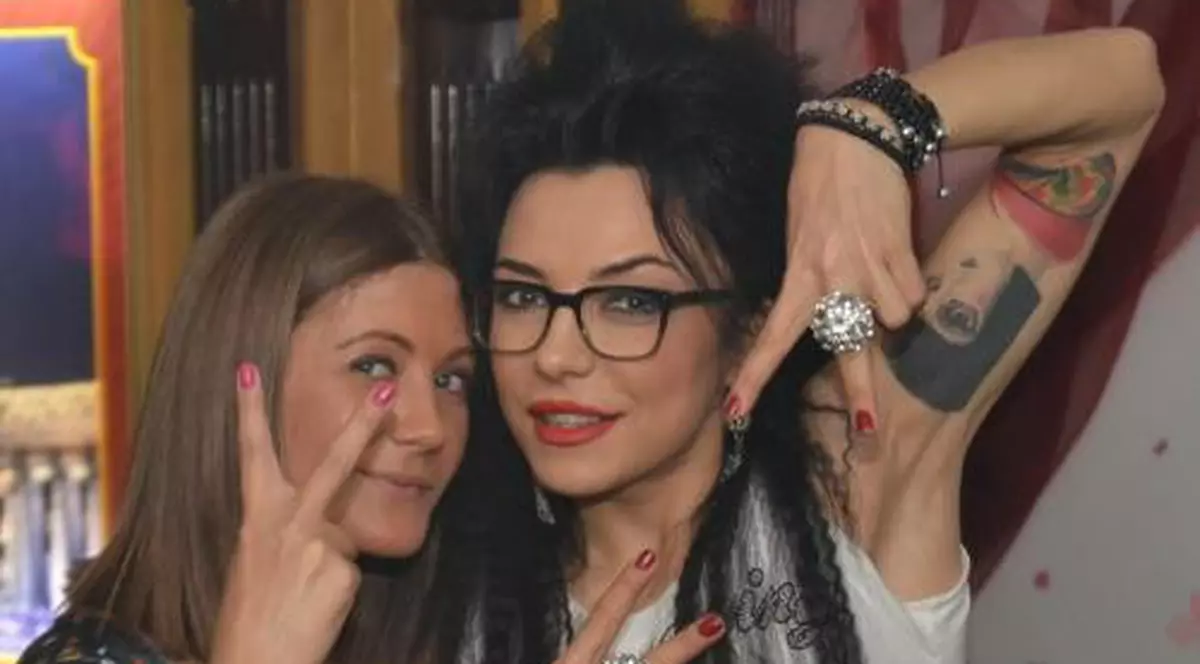 DJ Wanda petrece ca Paris Hilton și Kim Kardashian! Vezi pozele!