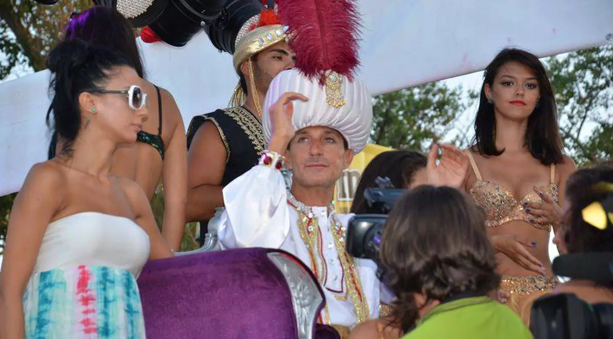 Ordin de la Mazăre: «Să nu mai văd două speriate, două leșinate pe carul alegoric»