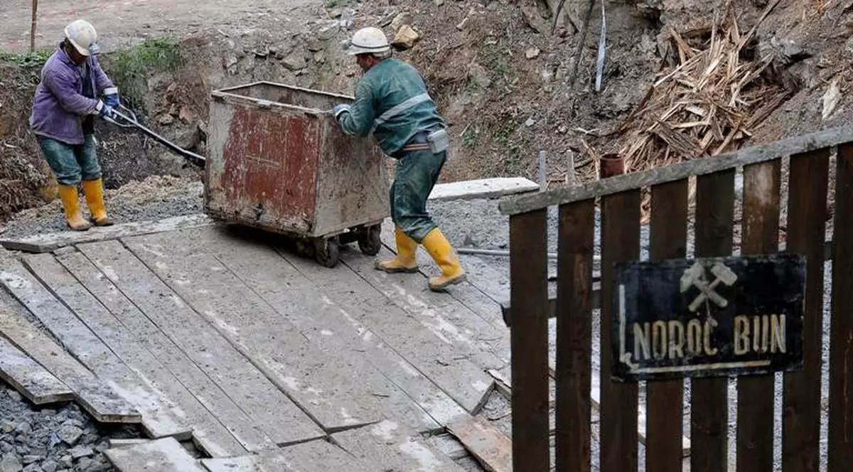 Vacanţă de Paşte la Roşia Montana! Pentru 340 de lei poţi face "Turul Cianurii"