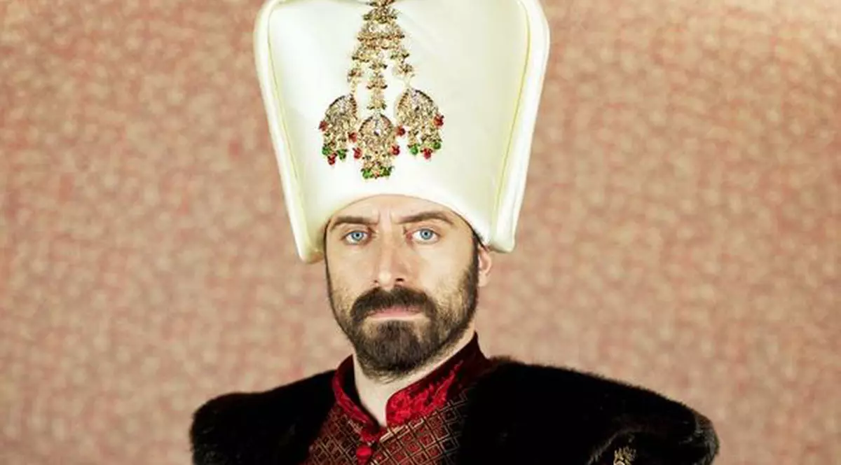 Ce are în comun Halit Ergenc cu sultanul Suleyman? Află chiar de la protagonistul serialului "Suleyman Magnificul- Sub domnia iubirii"!