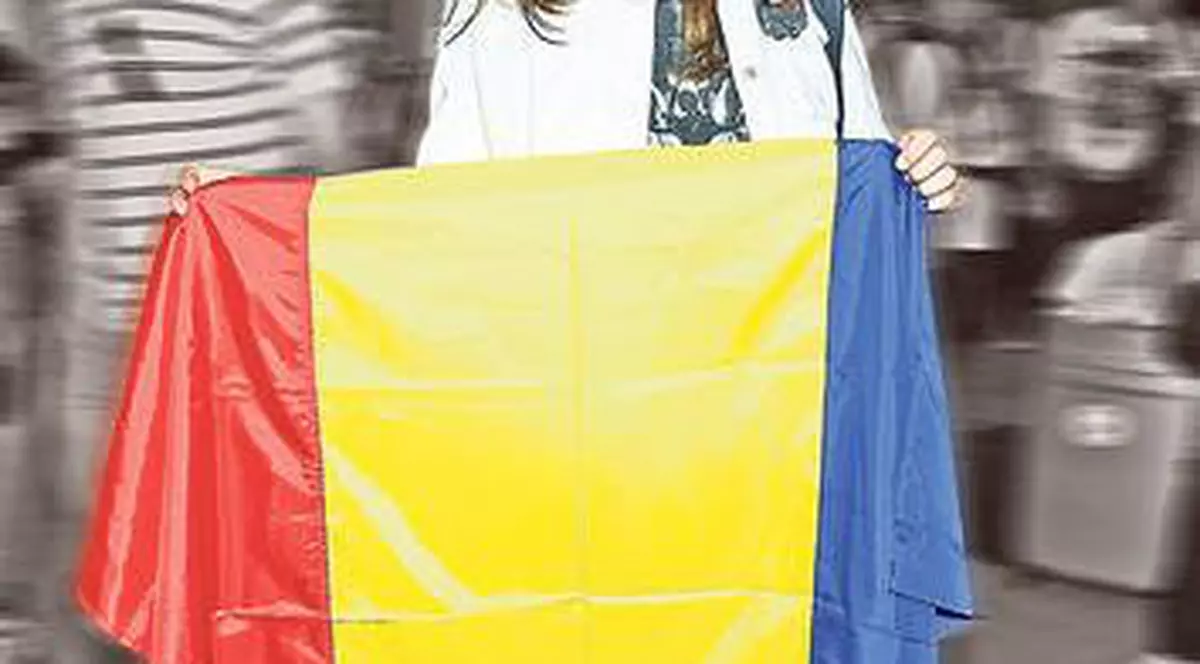 Elevă din Covasna ameninţată cu moartea pentru că a purtat o bentiţă tricoloră la şcoală