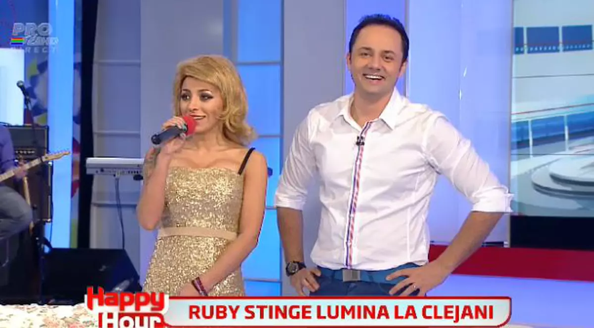 Ruby s-a transformat în Viorica de la Clejani! Uite-o blondă și mai îmbrăcată ca niciodată!