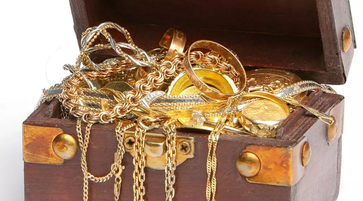 Persoanele hiperemotive au interzis la bijuteriile din aur. Află motivul!