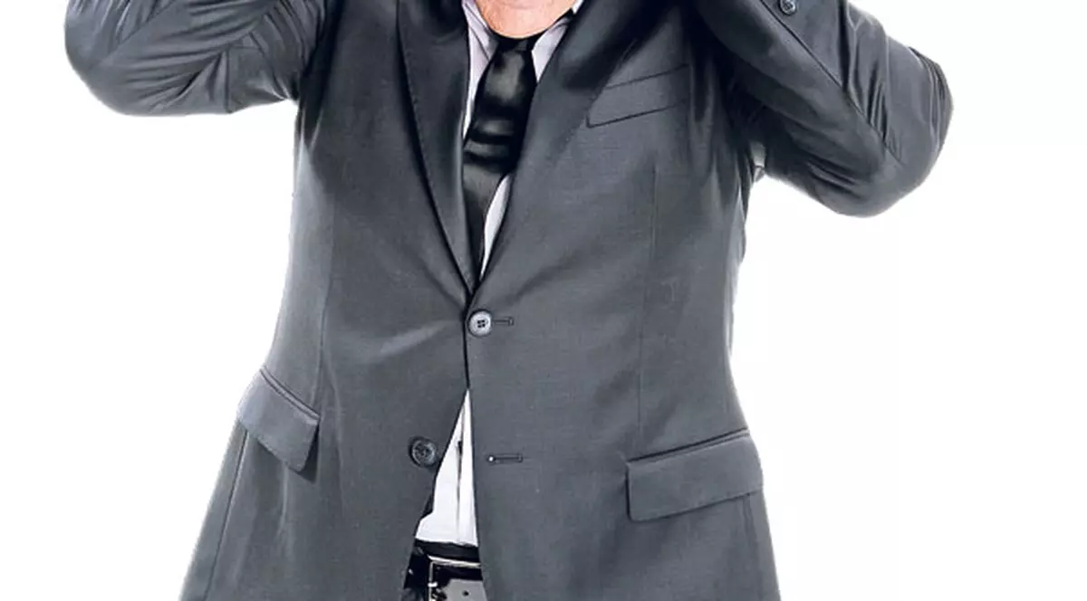 SCANDAL ÎN LUMEA ARTISTICĂ! O celebră artistă CRITICĂ DUR trupa HOLOGRAF